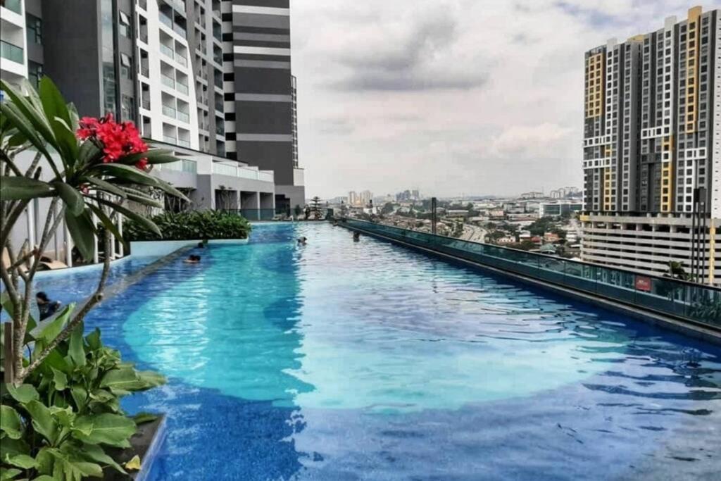 Symphony Tower Studio #9 With Balcony Cheras Exteriér fotografie